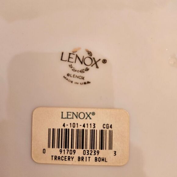 NWT Lenox Tracery Collection "Brit" Pierced Round Bowl w/Gold Trim 6.75" Dia. - Picture 2 of 6